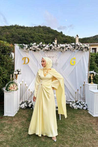 Fiorelle Bel Pileli Broşlu Elbise Sarı