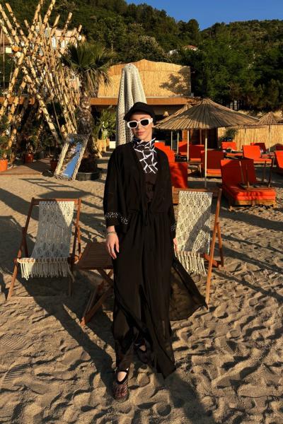 Kol Detayı Taşlı Pareo Siyah